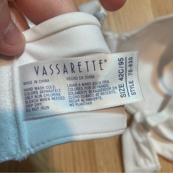 NWT Vassarette white bra 42C - Picture 6 of 6